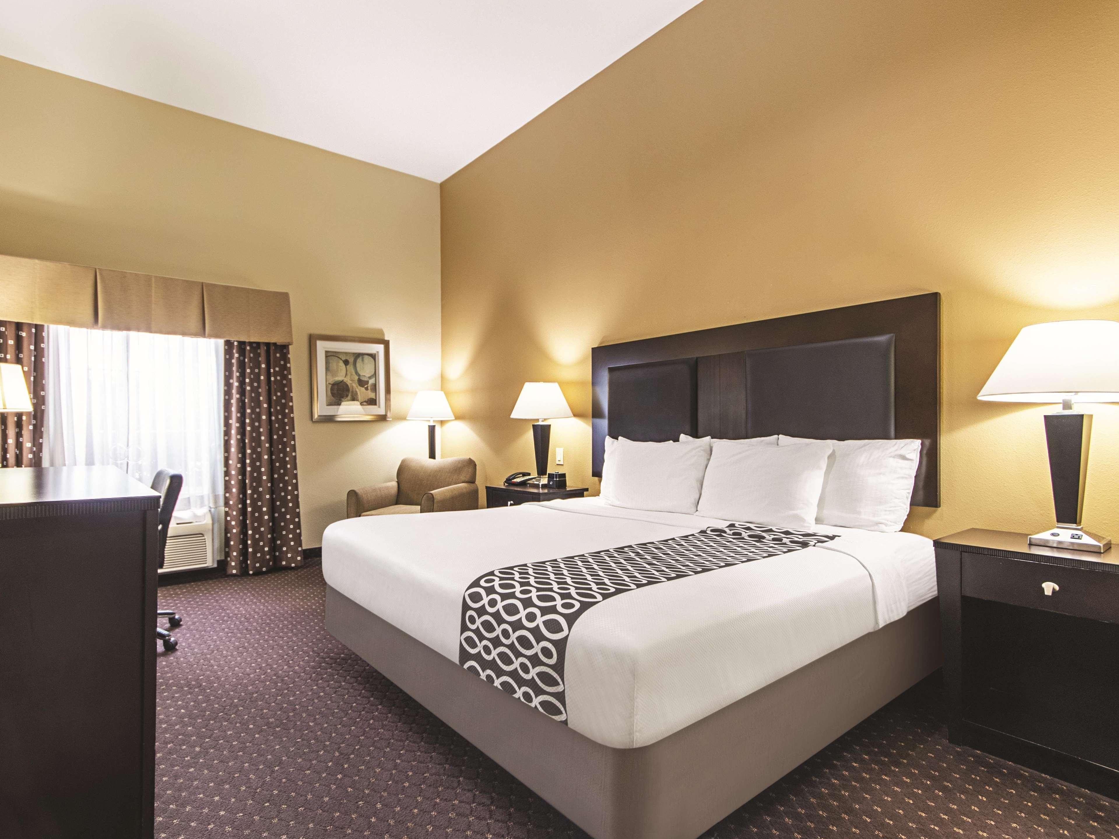 La Quinta By Wyndham Houston New Caney Extérieur photo