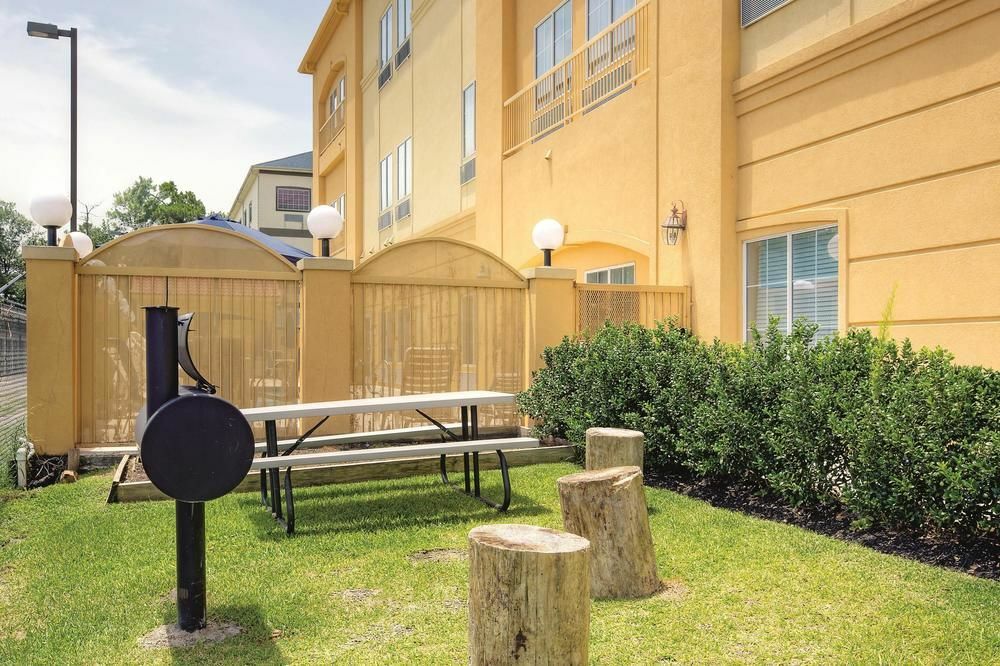 La Quinta By Wyndham Houston New Caney Extérieur photo