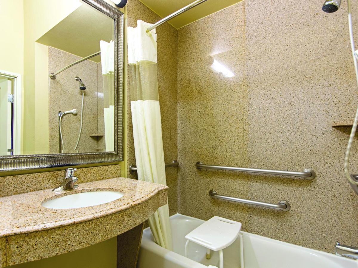 La Quinta By Wyndham Houston New Caney Extérieur photo