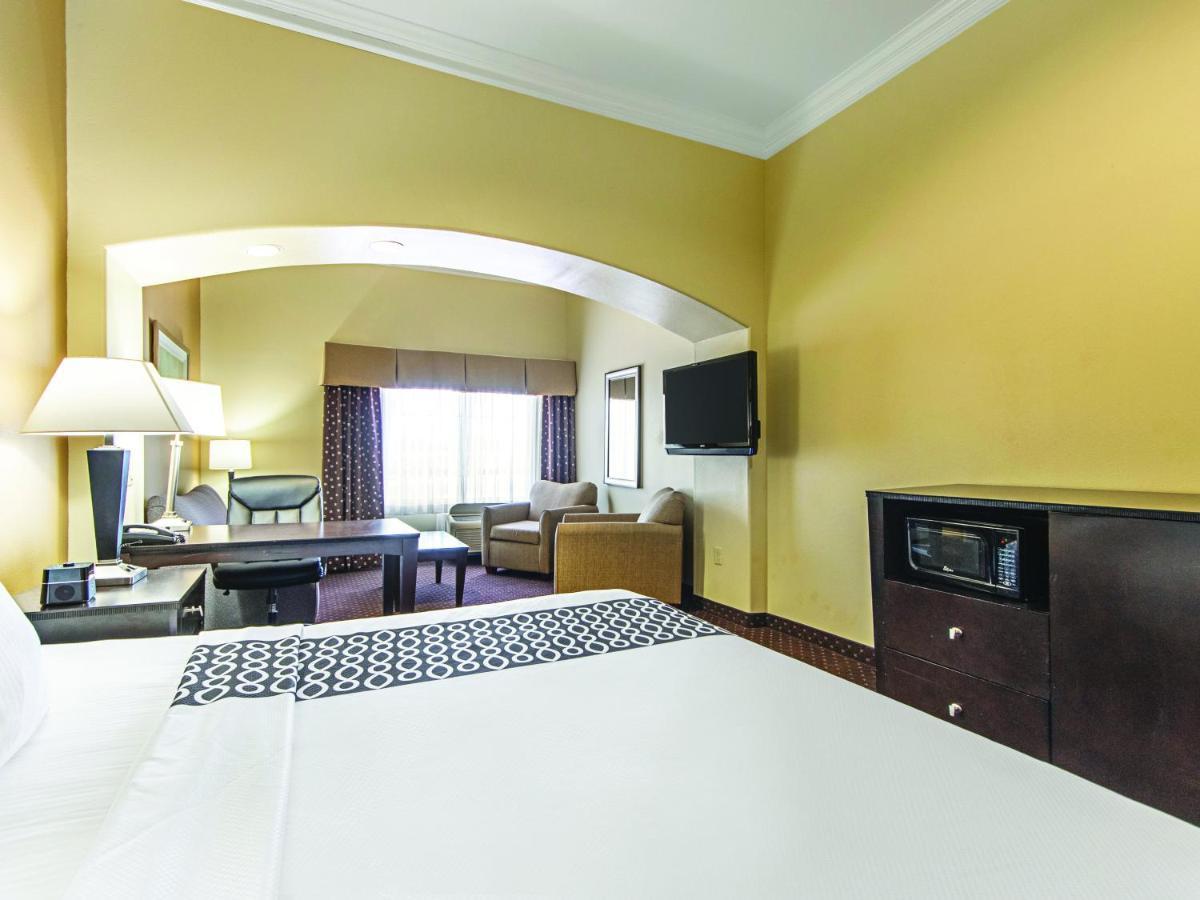 La Quinta By Wyndham Houston New Caney Extérieur photo